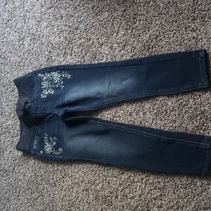 Wonder Nation blue jeans. They are a size 6/6x.